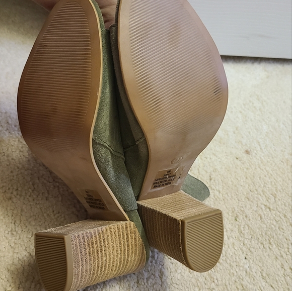 Green booties - Picture 5 of 6